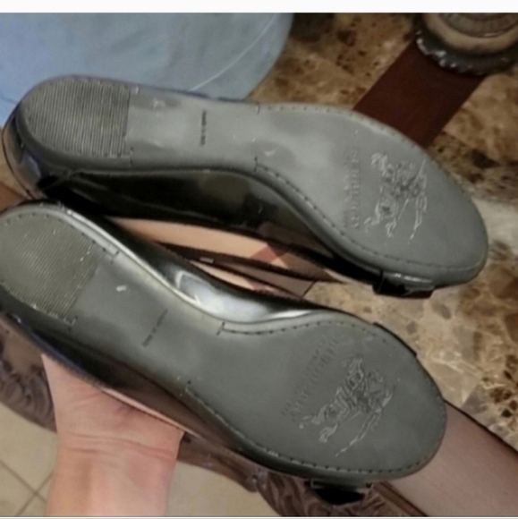 Authentic Burberry shoes size 6 - Picture 4 of 5